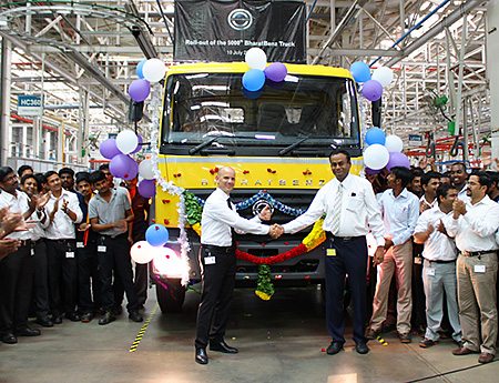 5000th truck rolled out in the presence of Mr. Sven Graeble, DICV Vice President of Operations and Manufacturing Engineering, and Mr. P. Sriram, DICV General Manager of Production.