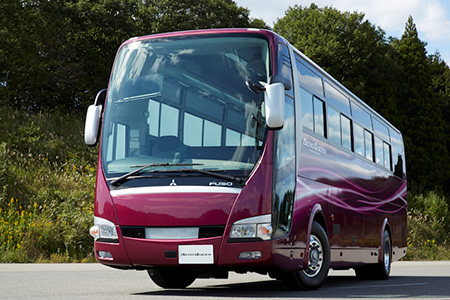13-seater Aero Queen &lsquo;PREMIUM CRUISER&rsquo; coach