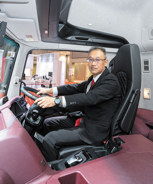 ふそうライフ ジャパンモビリティーショー2023レポート 担当者